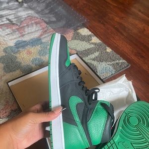 Pine Green 1s